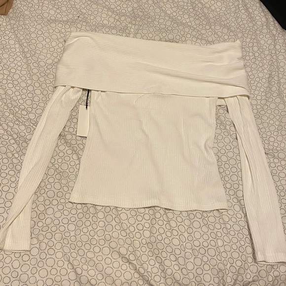 Babaton ‘Scala’ off the shoulder long sleeve shirt - Picture 5 of 6